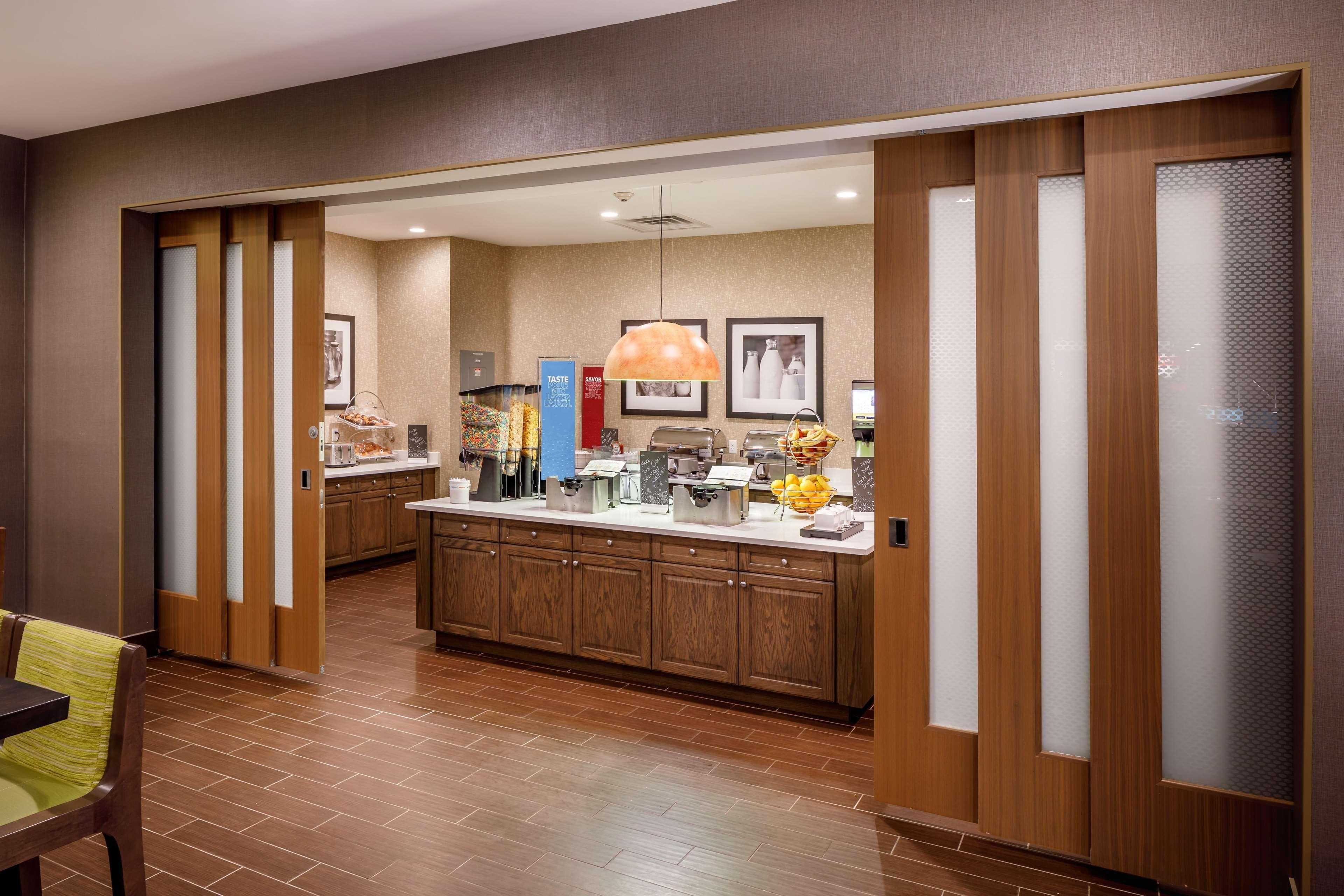 Hampton Inn By Hilton Paramus Exterior photo
