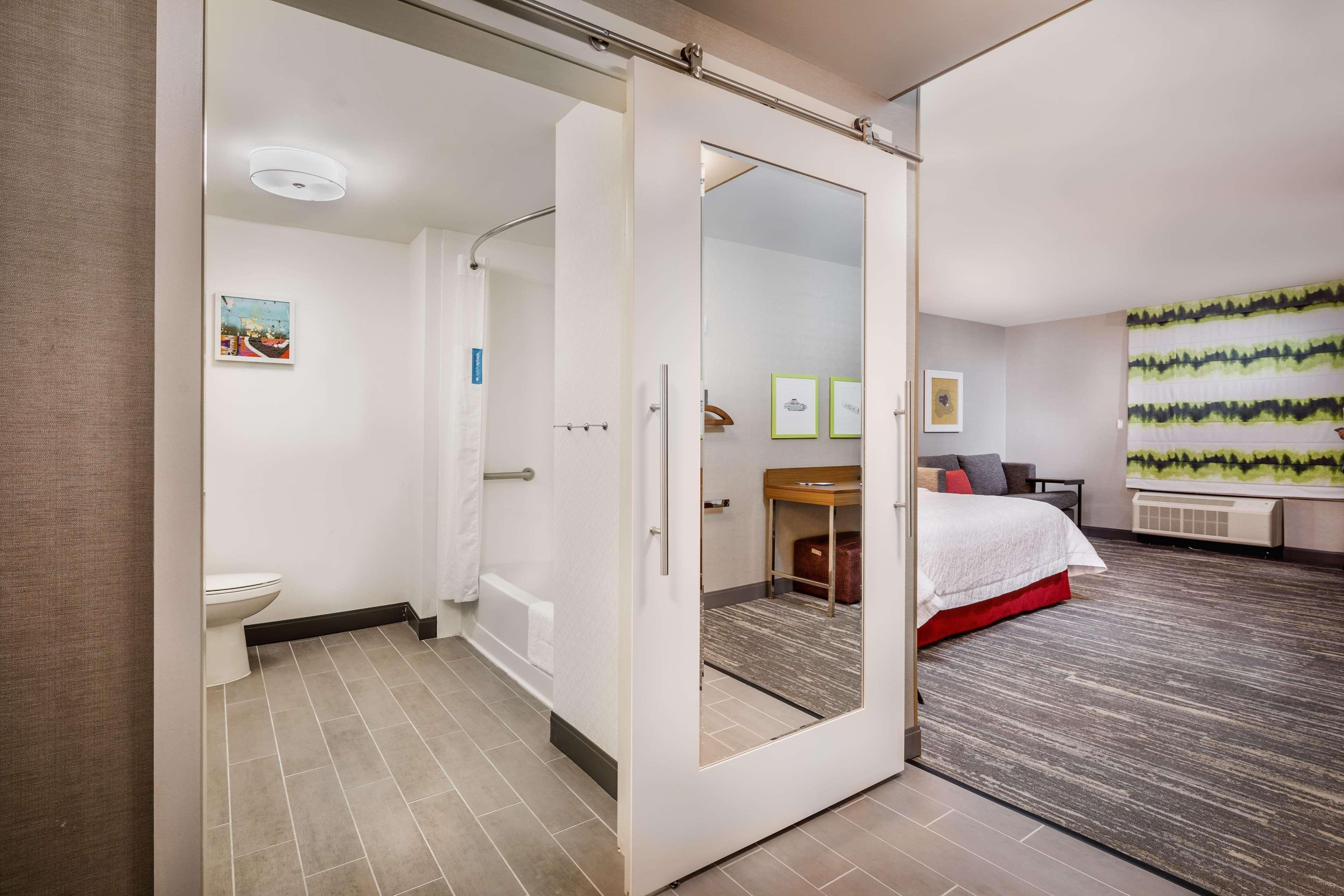 Hampton Inn By Hilton Paramus Exterior photo