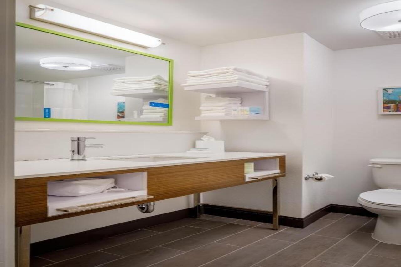 Hampton Inn By Hilton Paramus Exterior photo