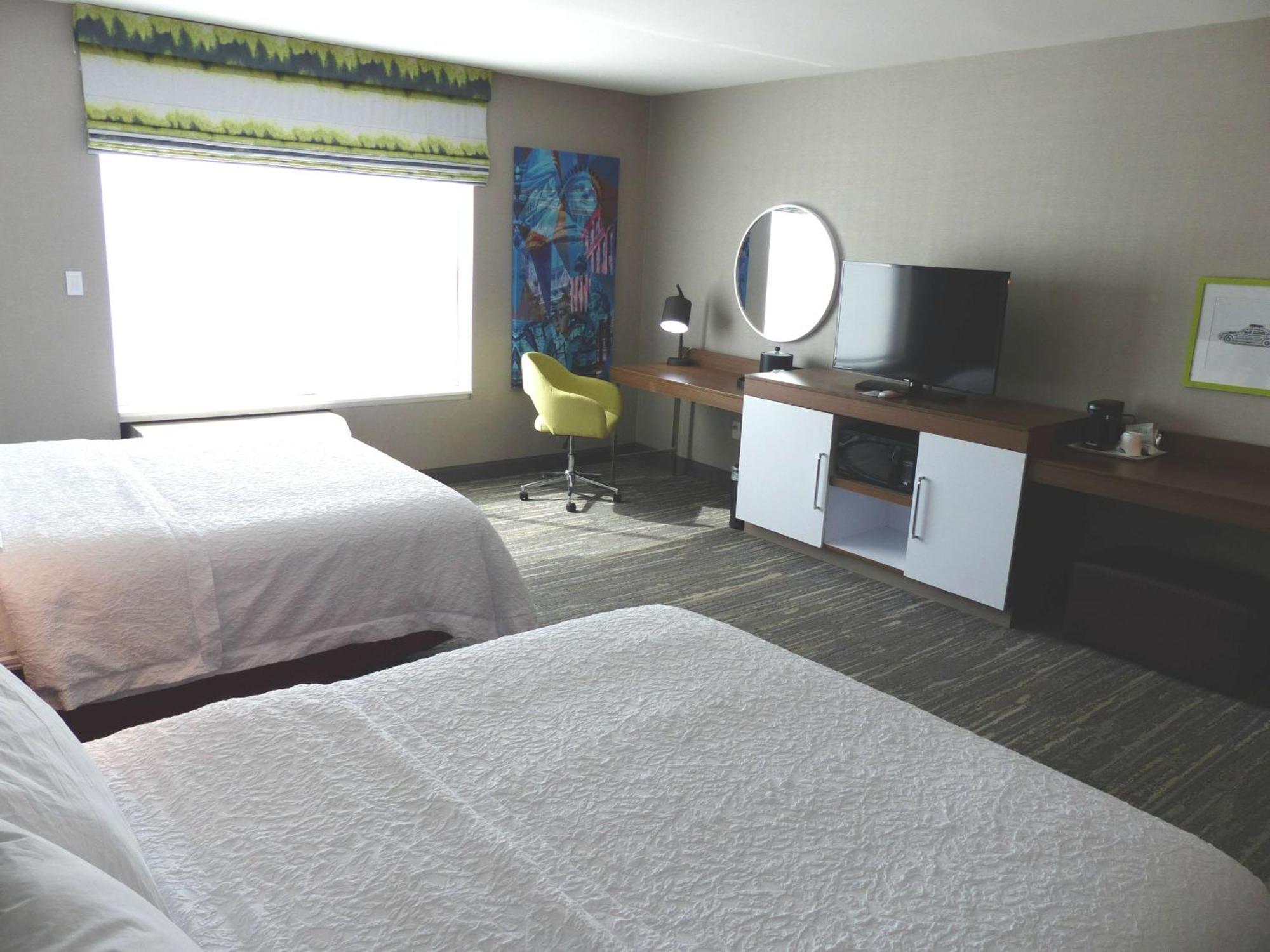 Hampton Inn By Hilton Paramus Exterior photo