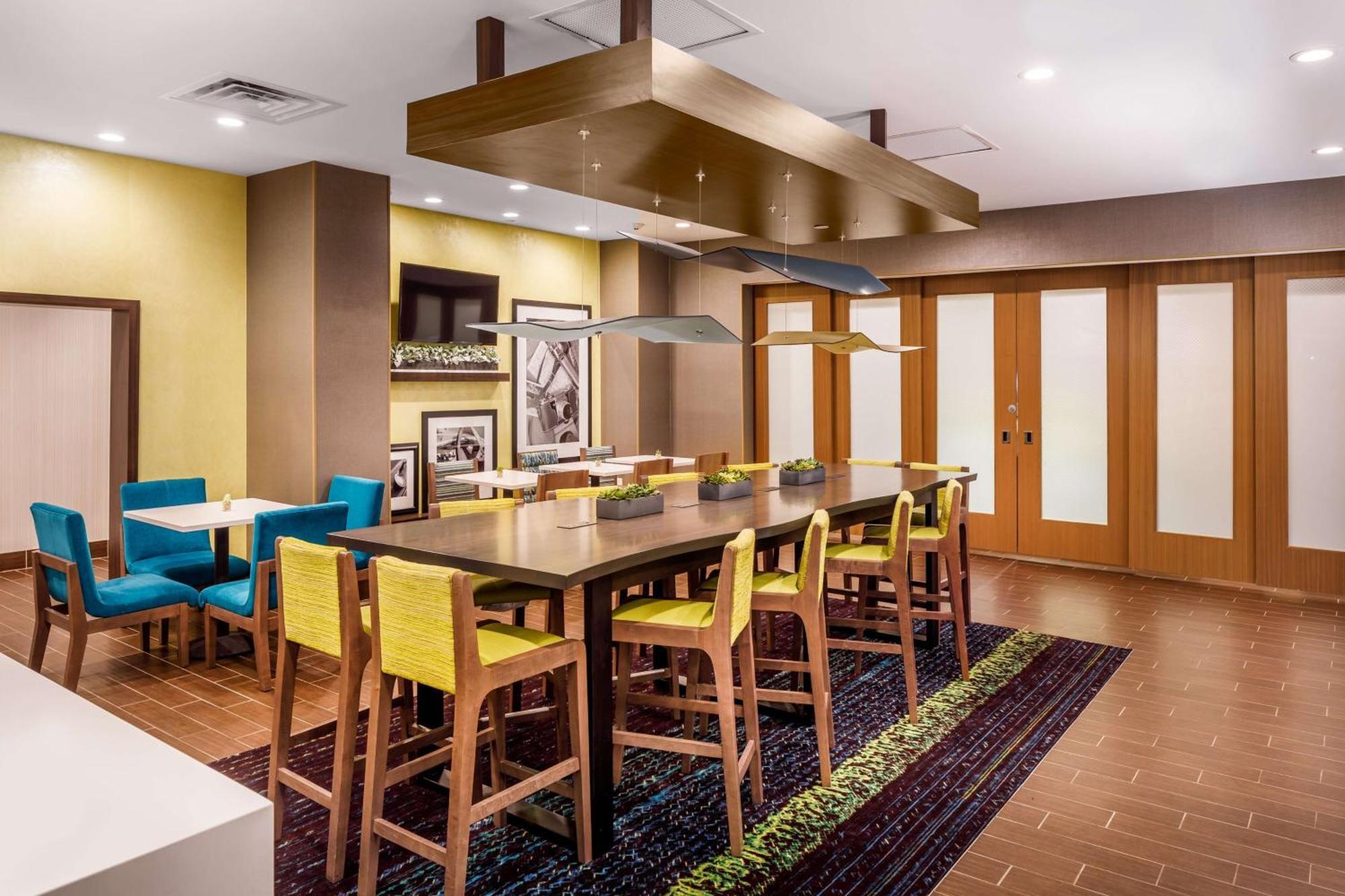 Hampton Inn By Hilton Paramus Exterior photo