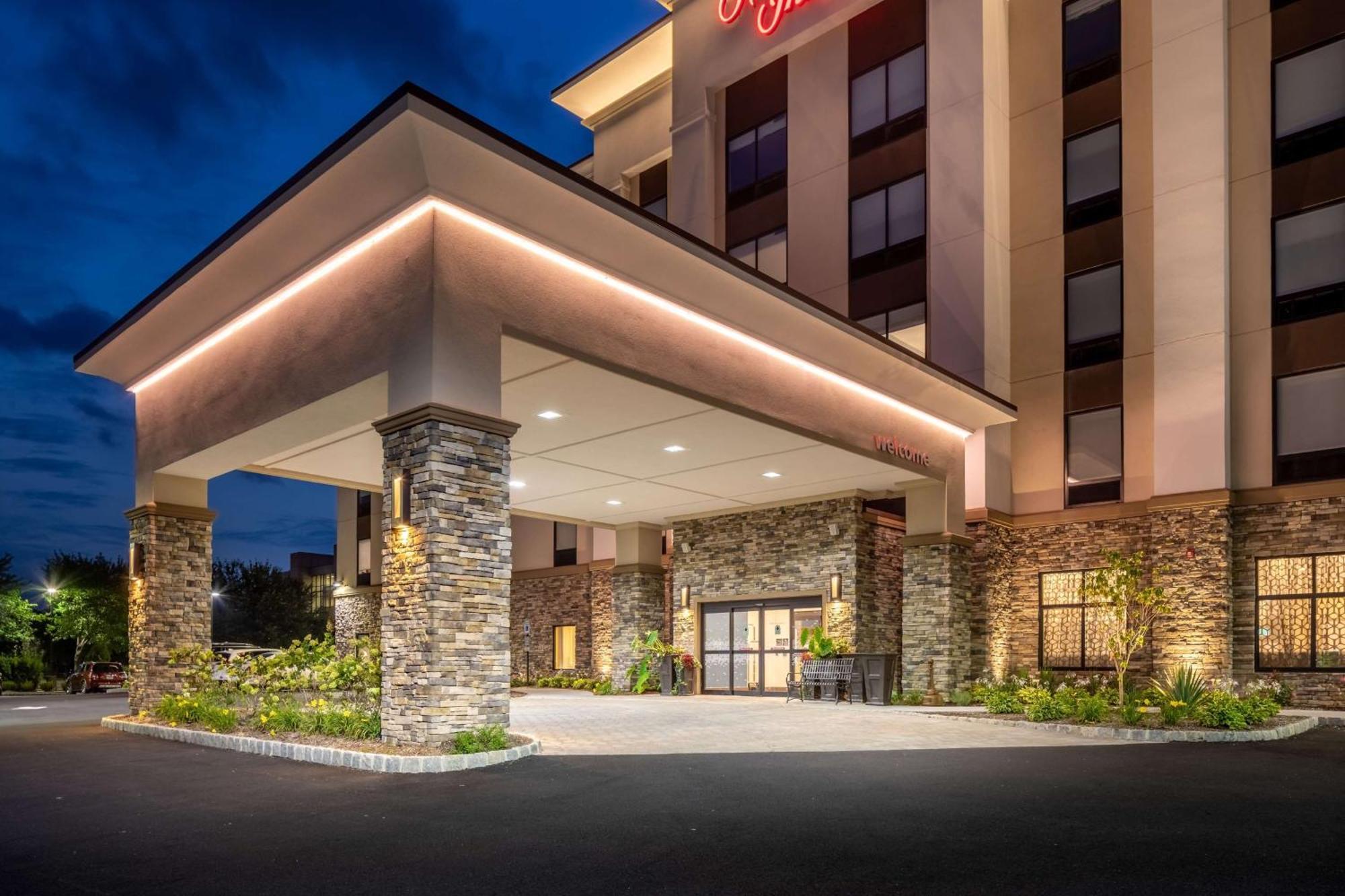 Hampton Inn By Hilton Paramus Exterior photo