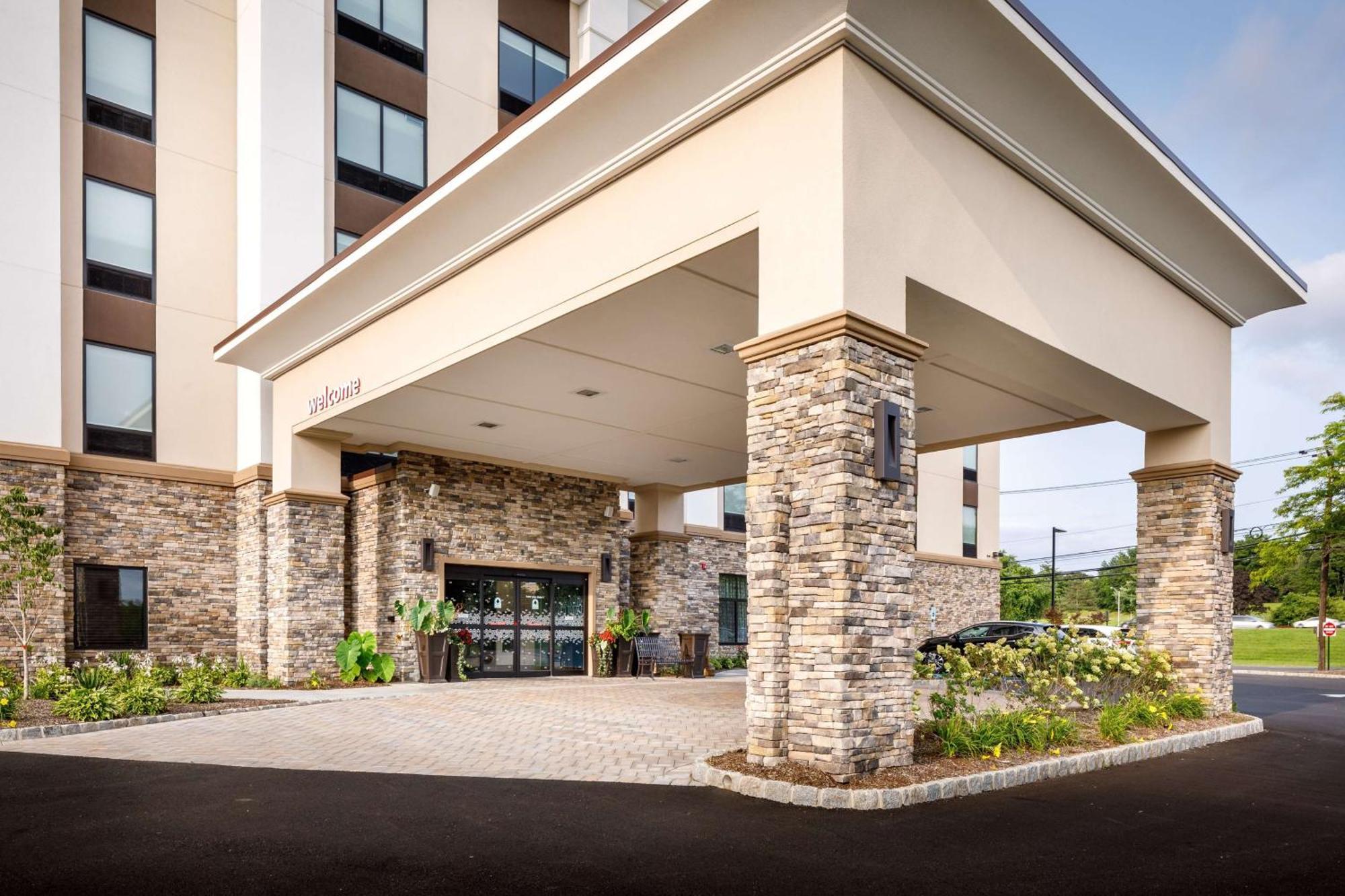 Hampton Inn By Hilton Paramus Exterior photo